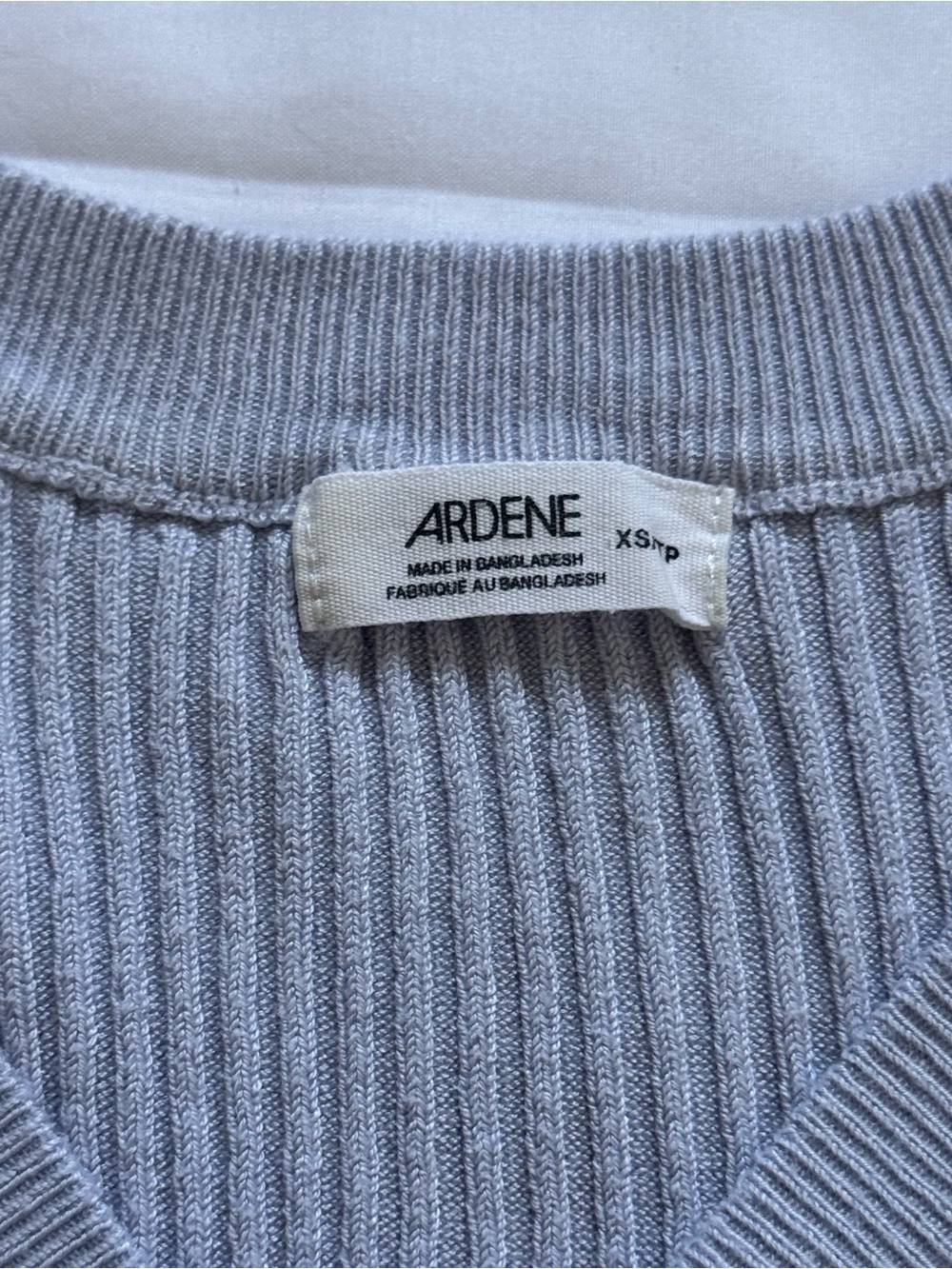 Ardene Ribbed Button-Front Crop Top - Light Gray - Picture 3 of 6